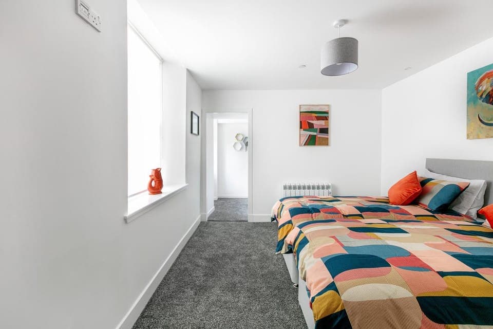 Bed, Photo of the whole room, Bedroom