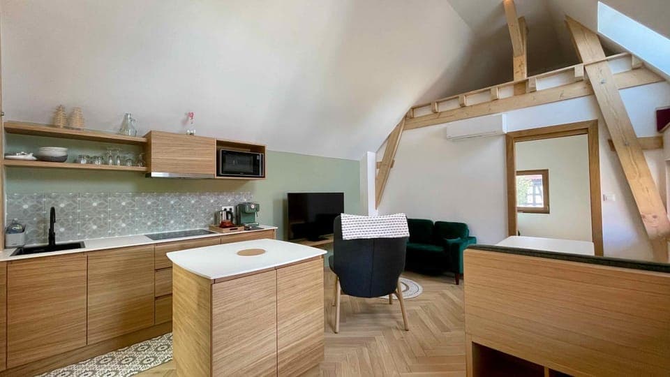 Kitchen or kitchenette, Living room, Seating area