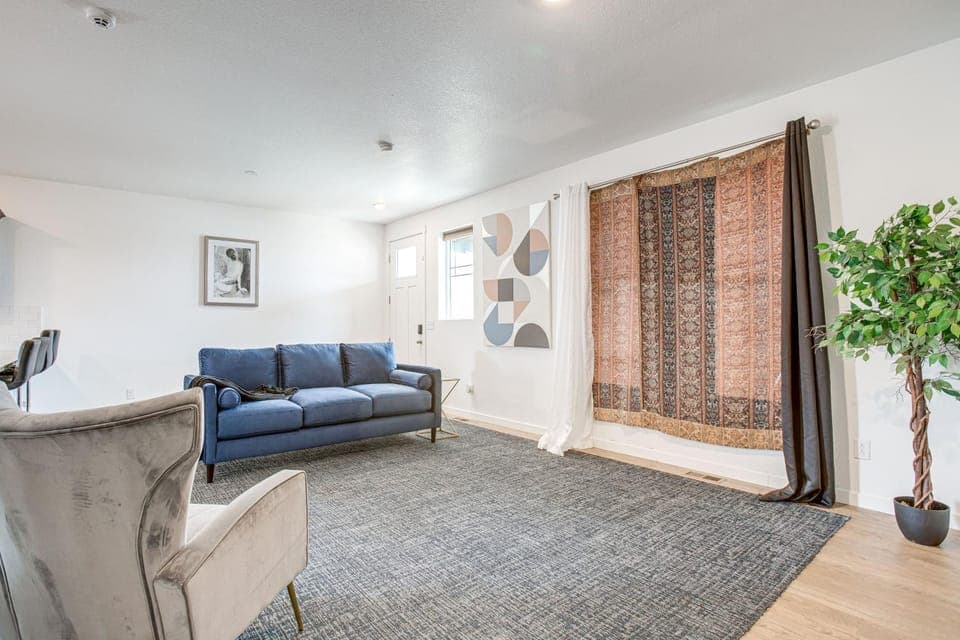 Perfect for Families! Quiet Aurora Home House in Aurora