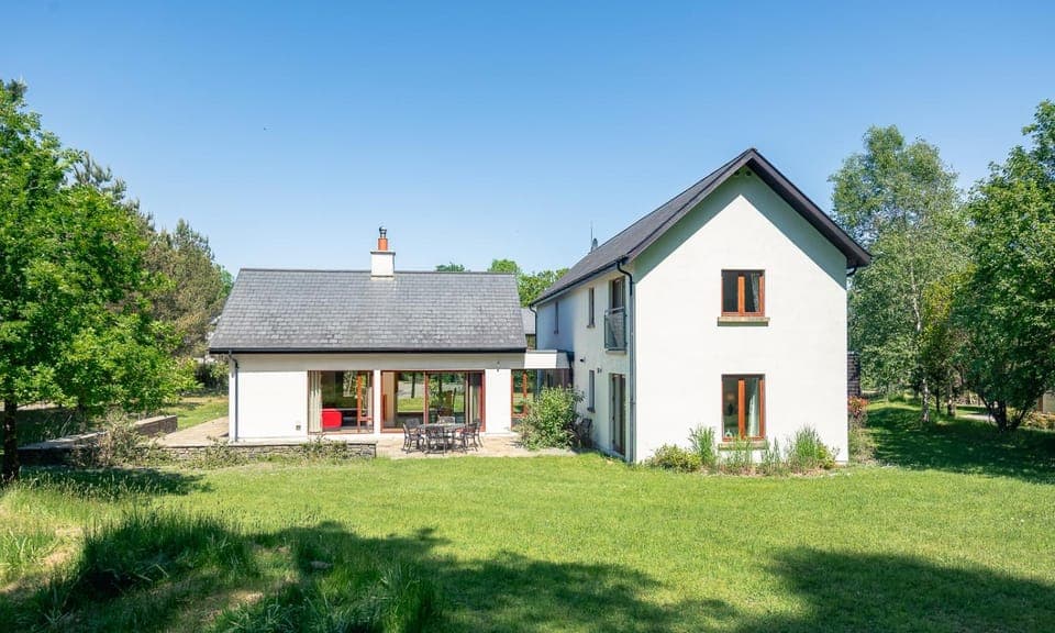 Property building, Patio, Day, Natural landscape