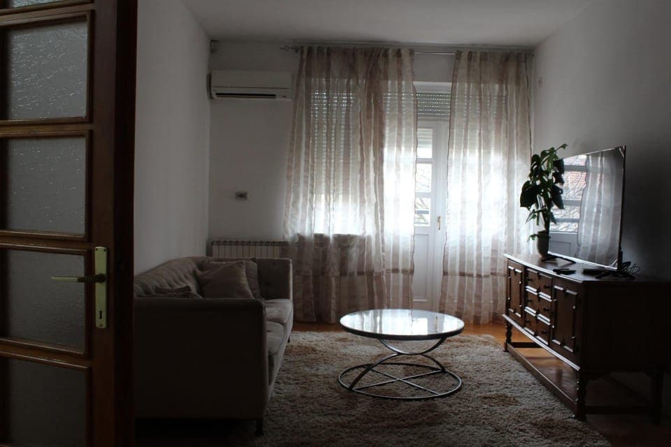 Living room, Seating area, air conditioner