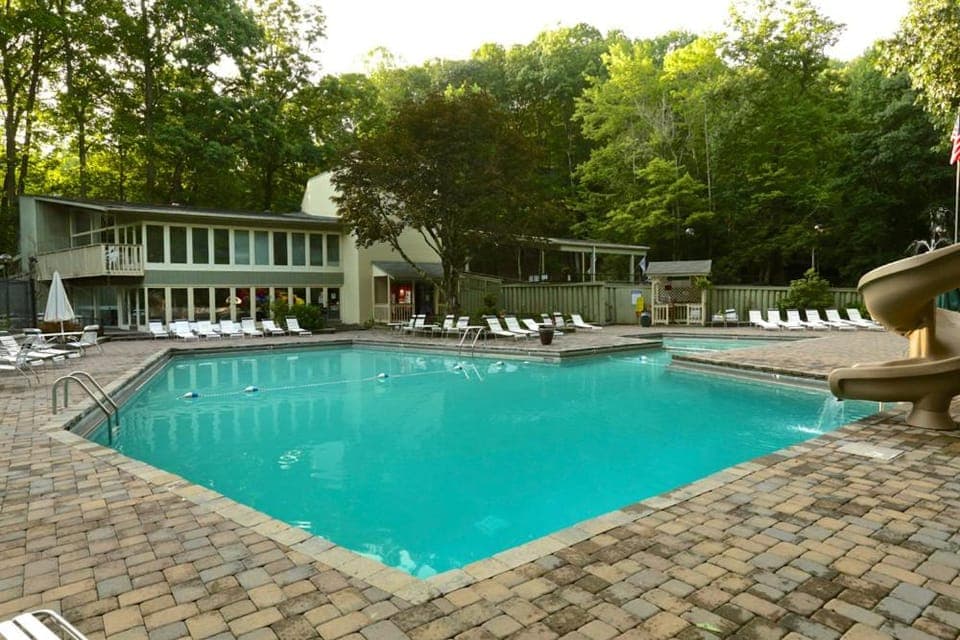 Dancing Bear Lodge, Gatlinburg, Game Room, Hot Tub, WIFI, Free Attraction Tickets Chalet in Gatlinburg