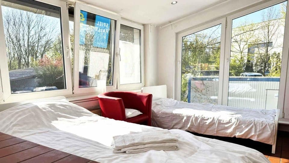 Bed, Photo of the whole room, Bedroom, towels