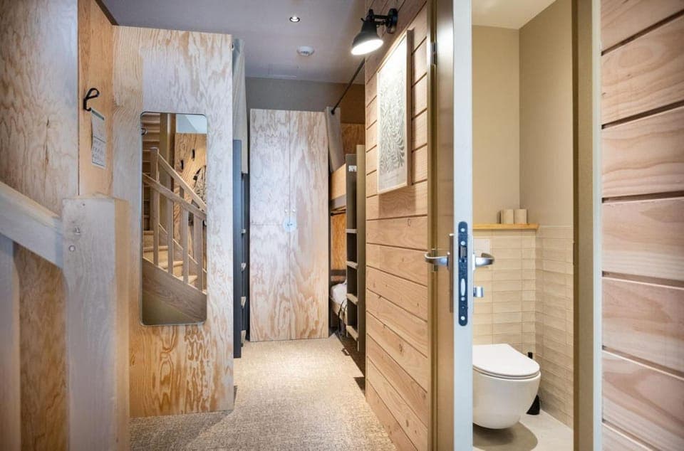 Toilet, Bed, Night, bunk bed