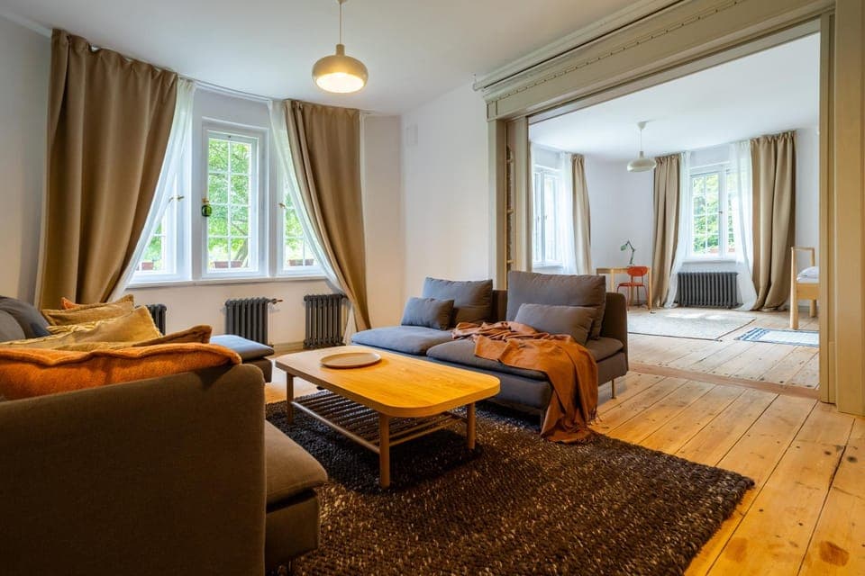 Living room, Seating area