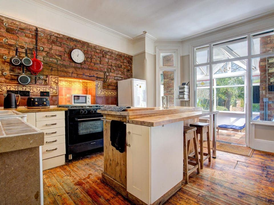 Kitchen or kitchenette, Other, Dining area, oven, stove