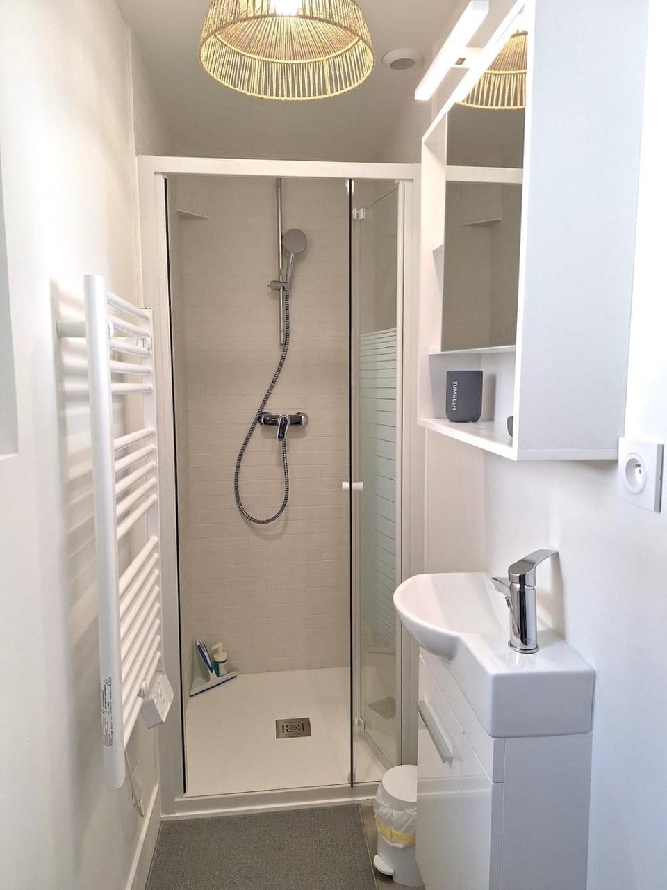 Shower, Bathroom, hair dryier, towels