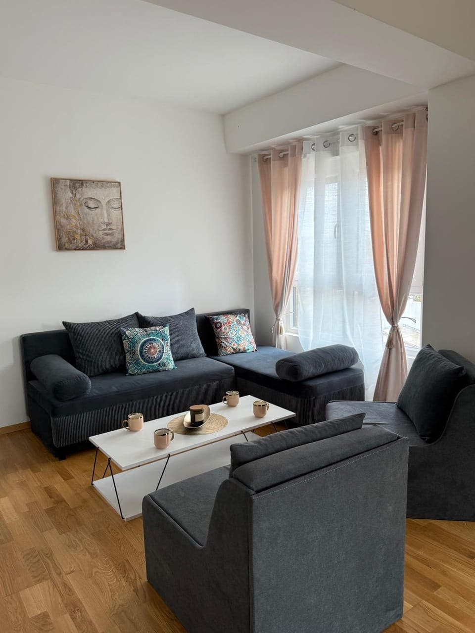 Living room, Seating area