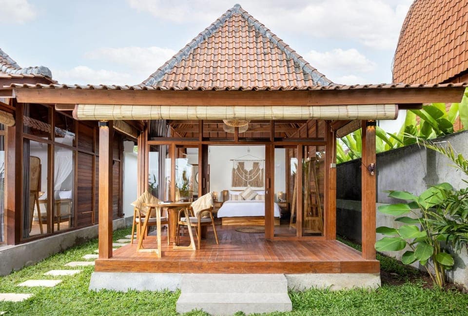 Property building, Patio, Day, Garden, View (from property/room), Balcony/Terrace, Garden view