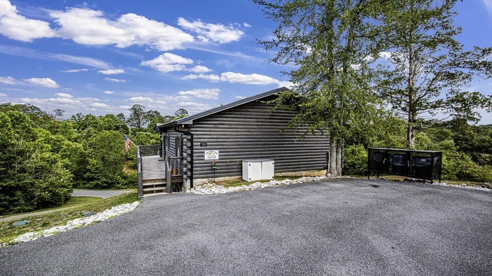 Firefly Bluff Chalet in Sevierville