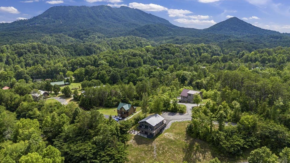 Firefly Bluff Chalet in Sevierville