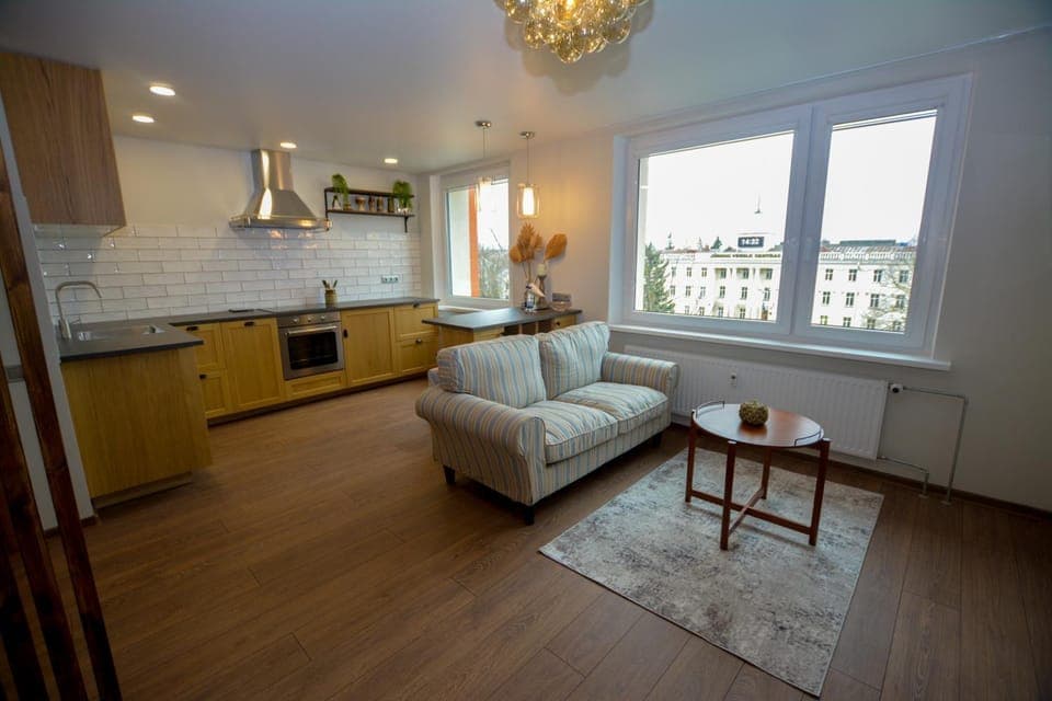 Kitchen or kitchenette, Seating area, Dining area, dishwasher, oven, stove