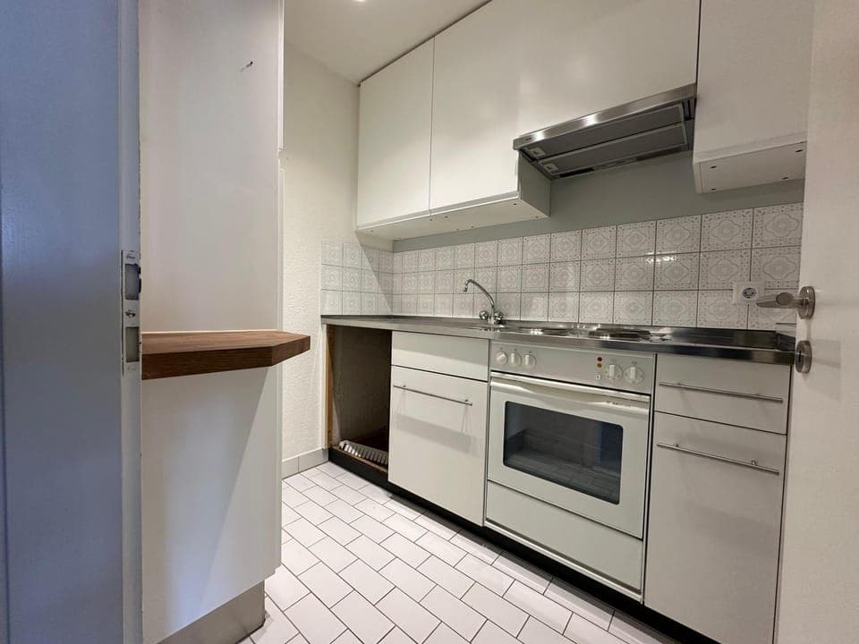 Kitchen or kitchenette, oven, pet friendly, stove, kitchen