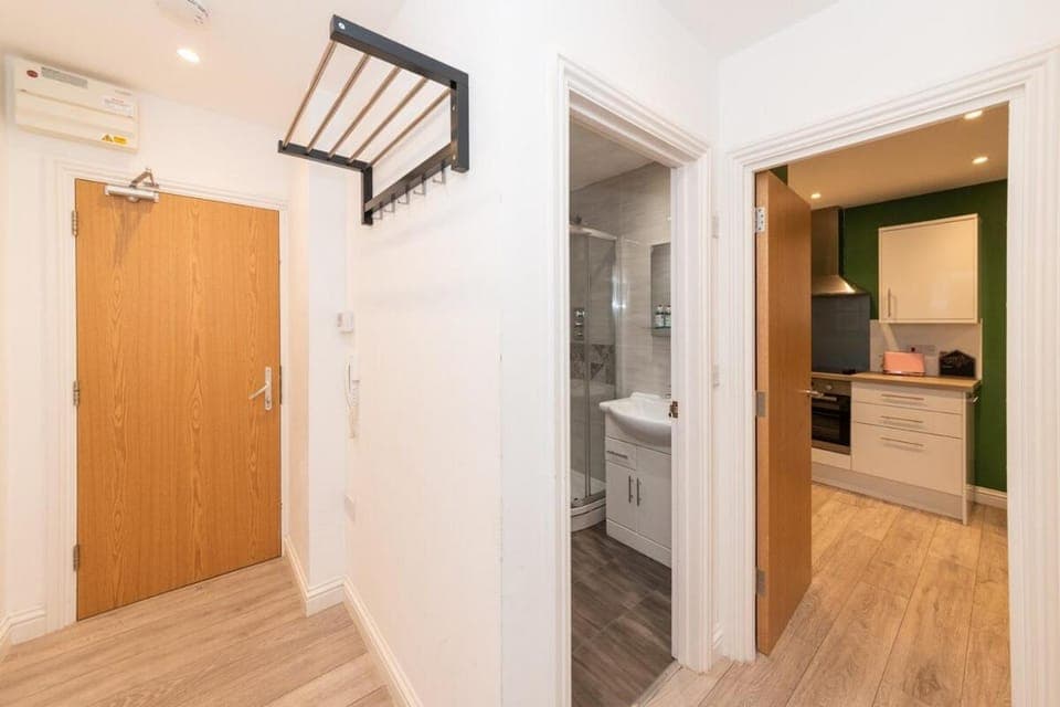 Bathroom, Kitchen or kitchenette