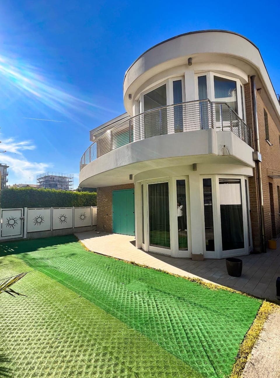 Property building, Day