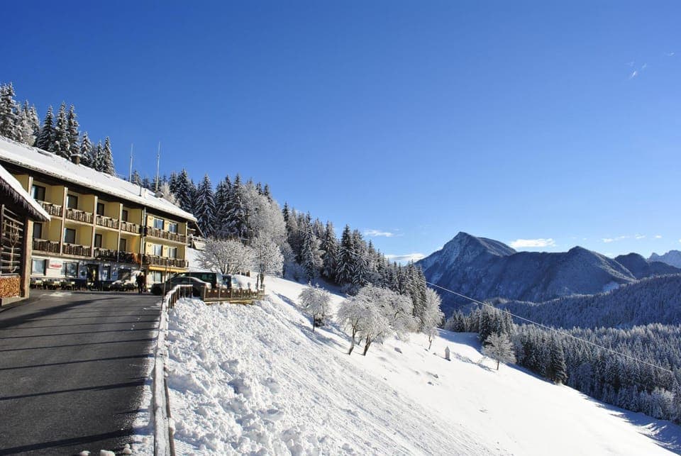 Patio, Facade/entrance, Mountain view