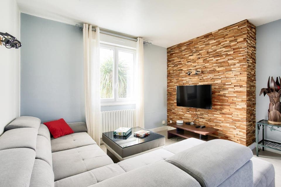 Communal lounge/ TV room, Living room