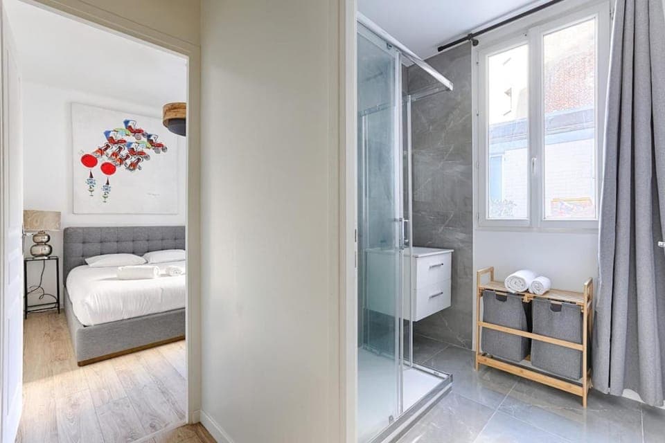 Shower, Bed, Bathroom, Photo of the whole room, Bedroom, towels, wardrobe