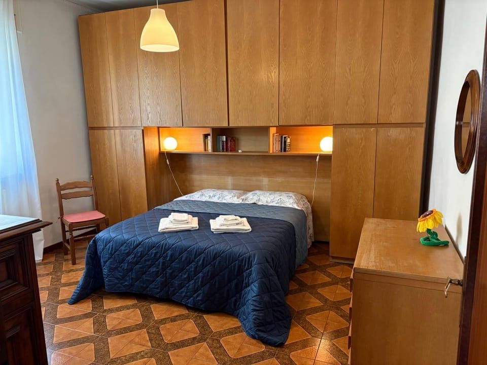 Bed, Photo of the whole room, Bedroom, towels, wardrobe