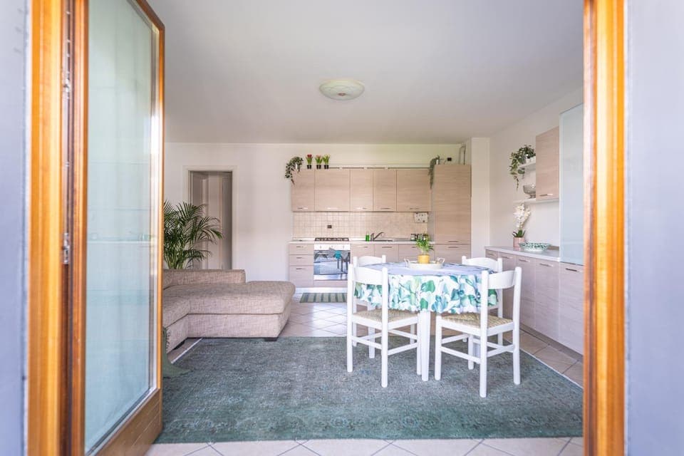 Kitchen or kitchenette, Living room, Dining area