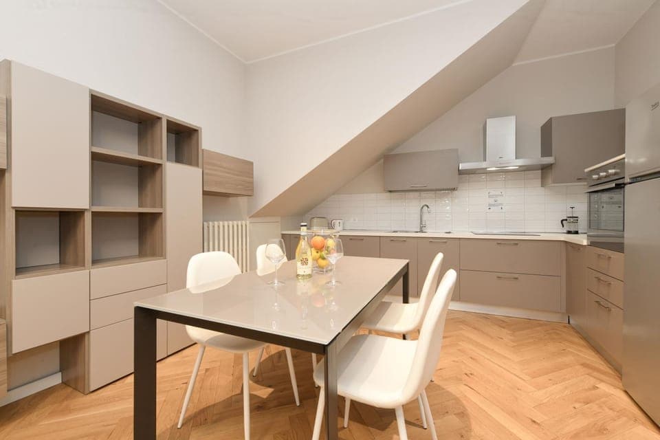 Kitchen or kitchenette, Dining area, stove