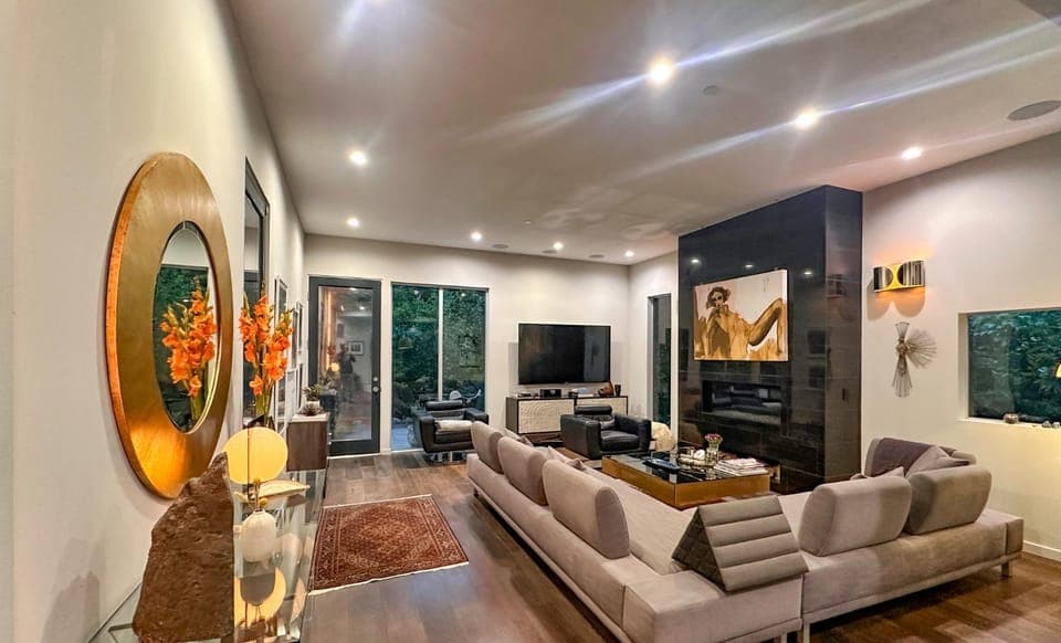 Living room, Seating area