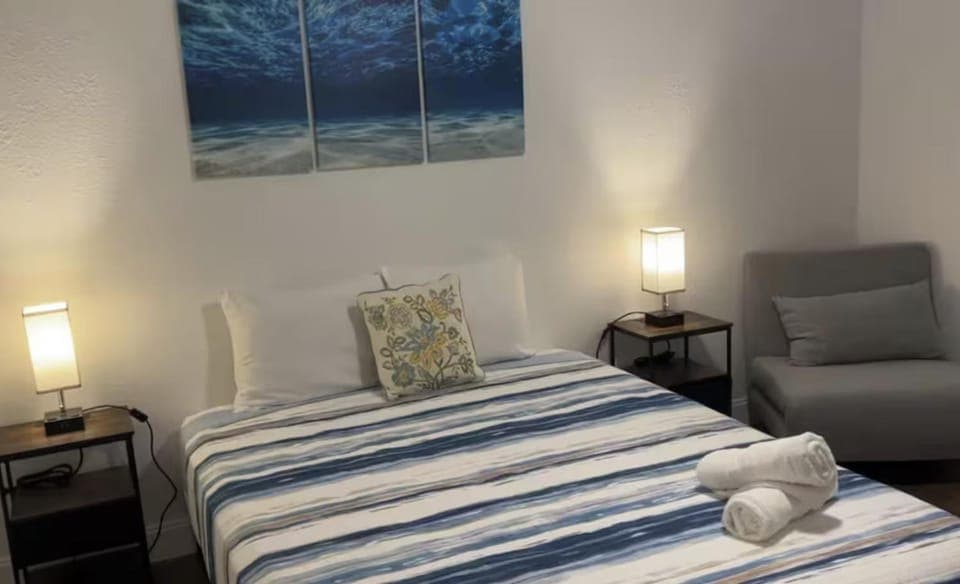 Bed, Bedroom