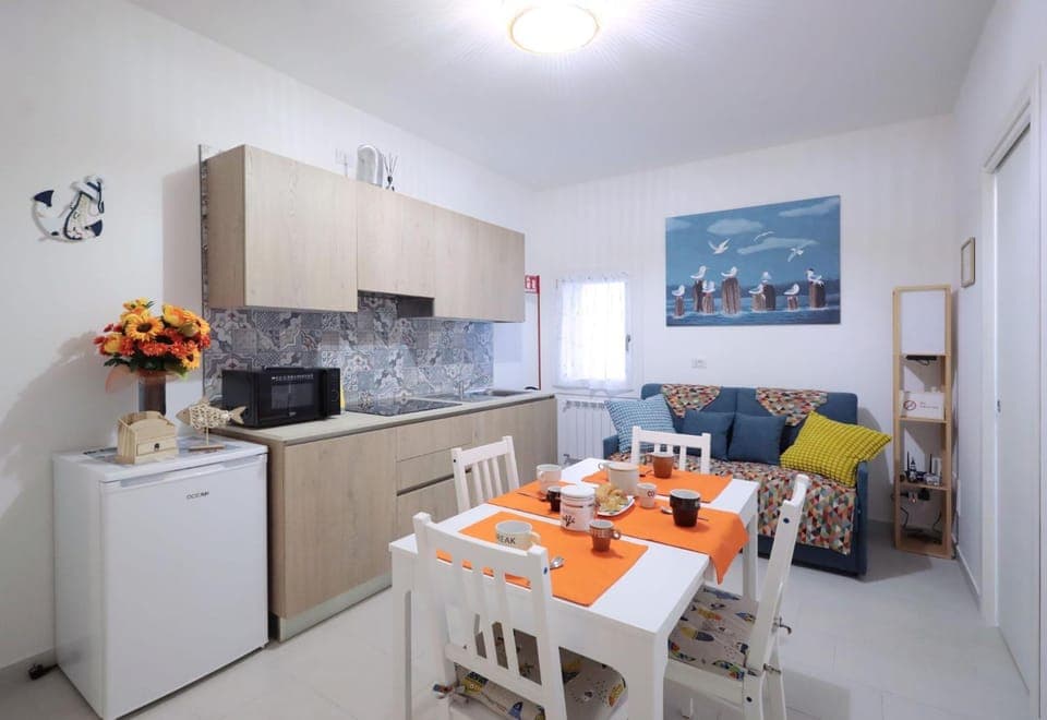 Kitchen or kitchenette, Living room, Dining area, oven, stove