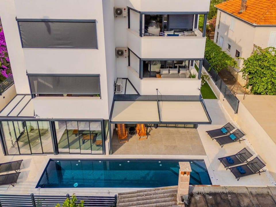 Property building, Patio, Day, View (from property/room), Balcony/Terrace, Pool view, Swimming pool, sunbed