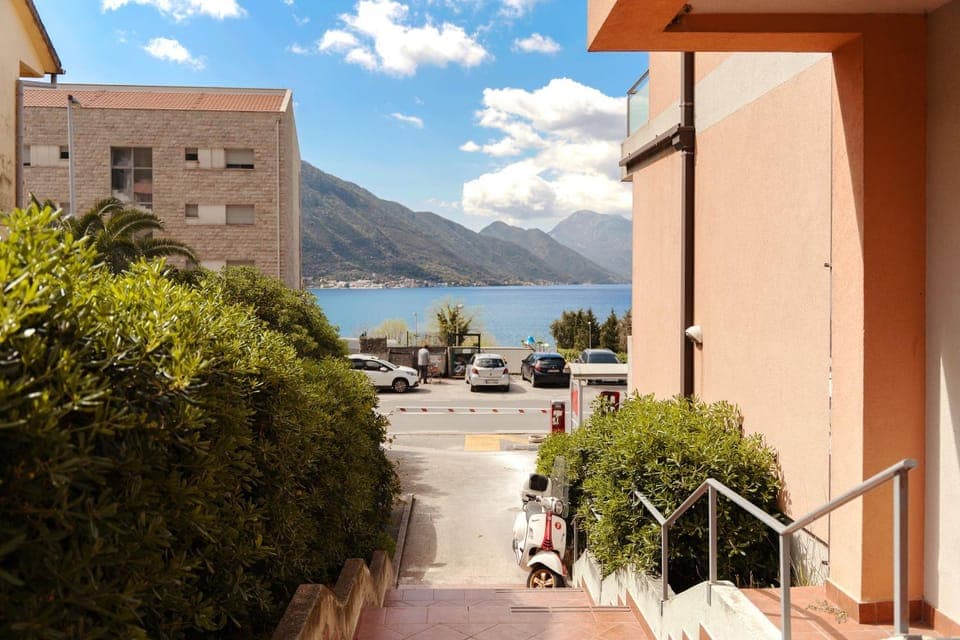 Property building, Sea view, Parking