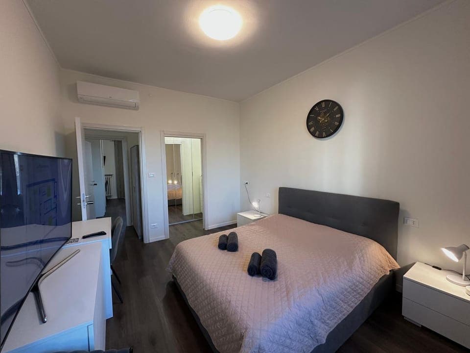 TV and multimedia, Bedroom, towels, air conditioner