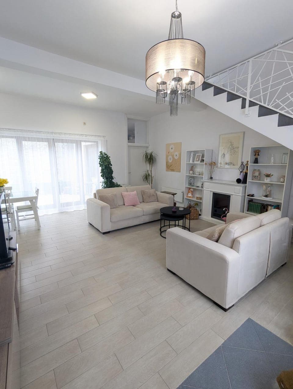 Living room, Seating area