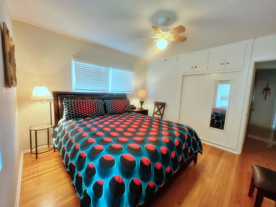 Bed, TV and multimedia, Bedroom, Garden view, Mountain view, air conditioner