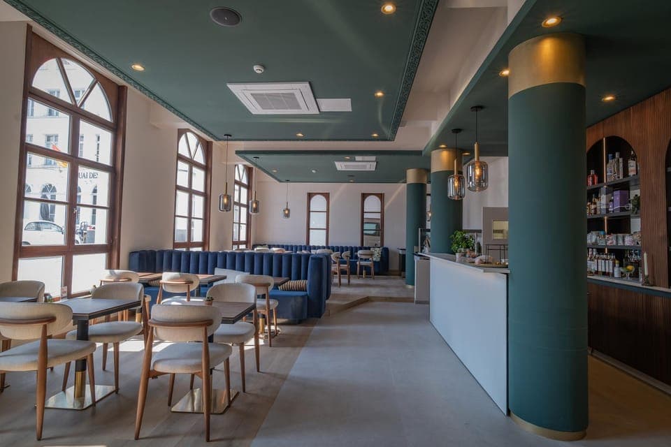 Restaurant/places to eat, Living room, Lounge or bar, Banquet/Function facilities