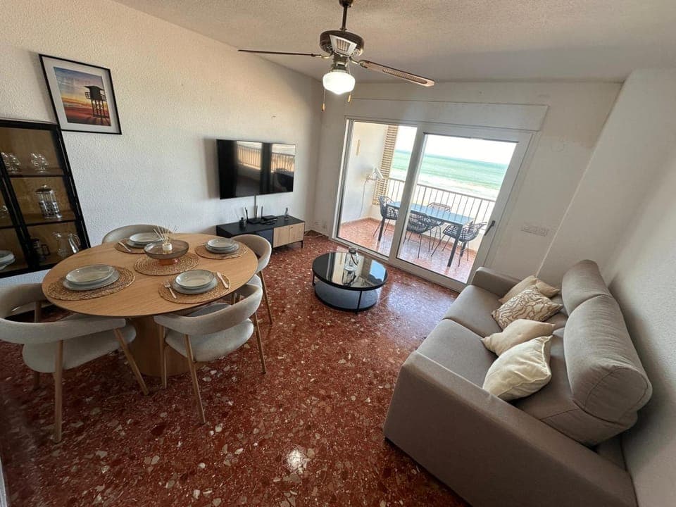 TV and multimedia, Living room, Dining area