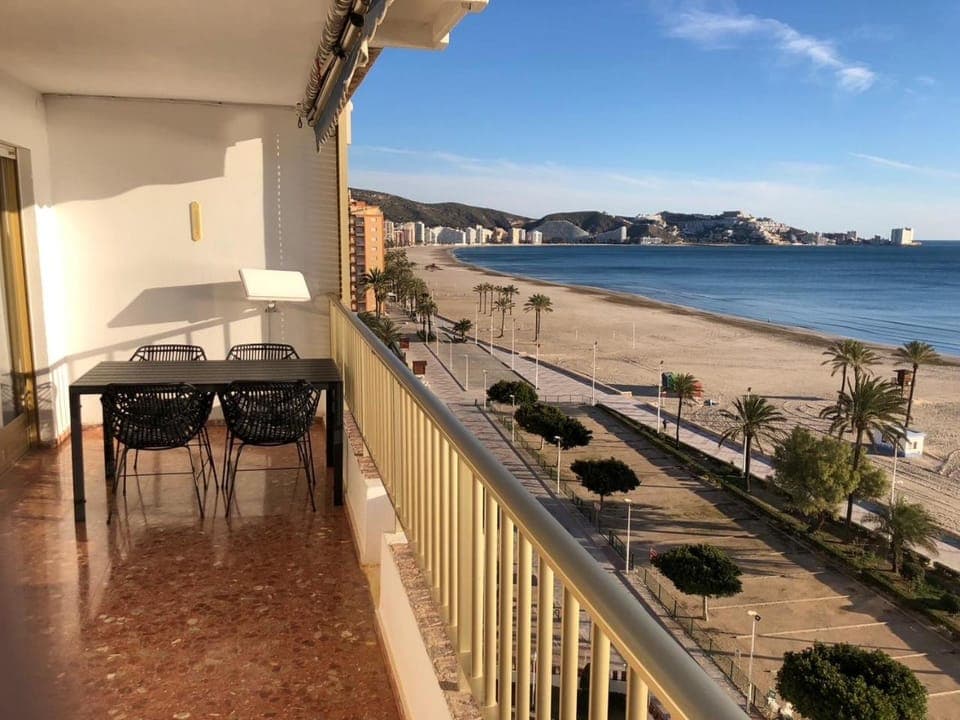 Property building, Natural landscape, Balcony/Terrace, Beach