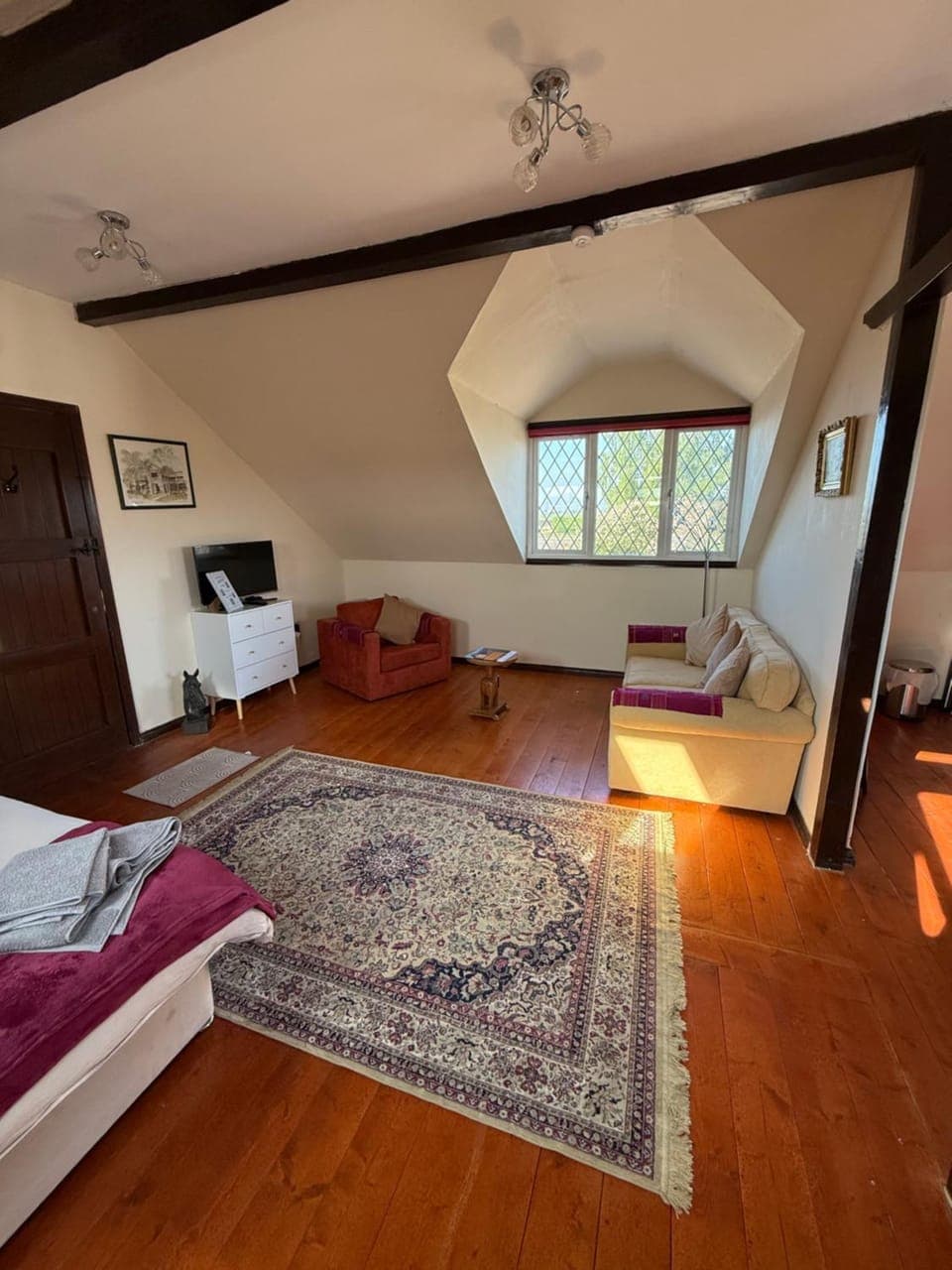 Living room, Photo of the whole room, Seating area