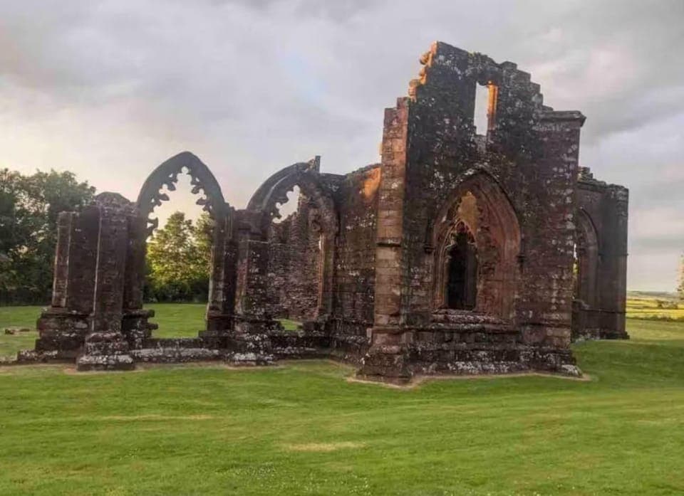 Nearby landmark, Landmark view