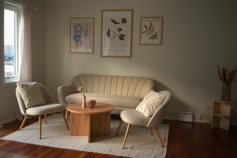 Living room, Seating area