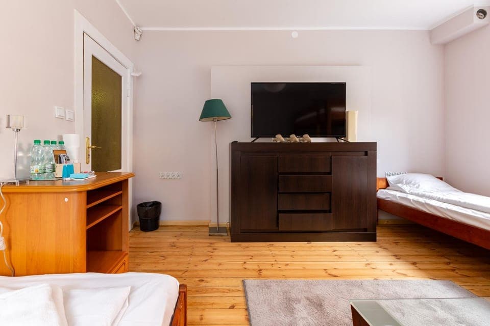 Bed, Photo of the whole room, Evening entertainment, Bedroom