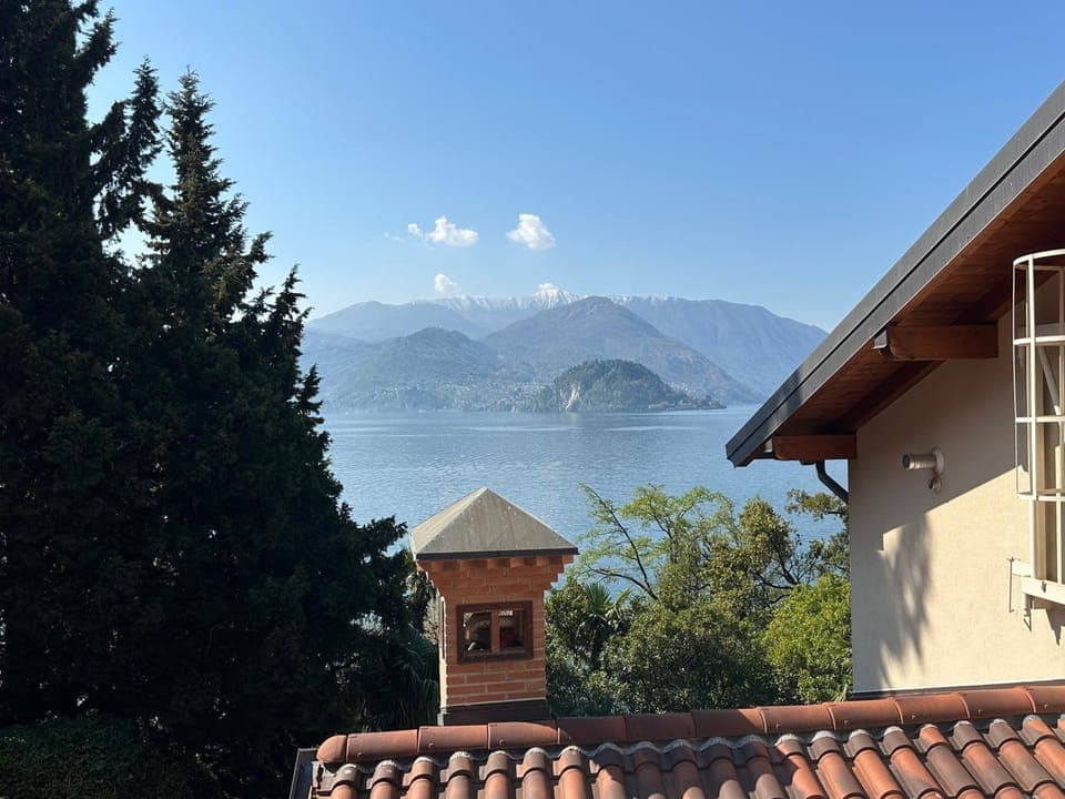 Living room, Lake view, Mountain view