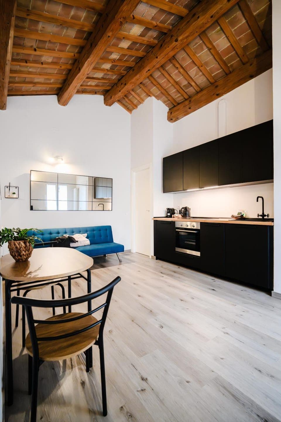 Kitchen or kitchenette, Living room, Dining area