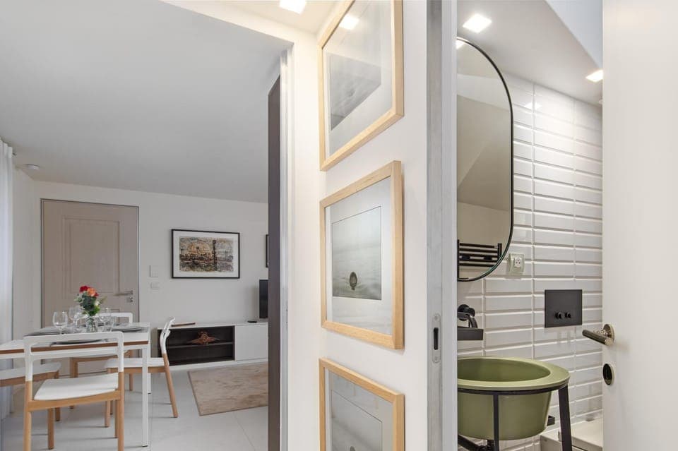 Shower, Bathroom, Living room, Dining area