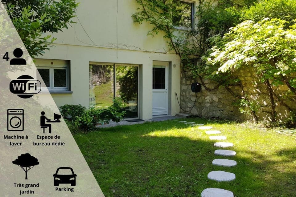 Property building, Facade/entrance, Garden view