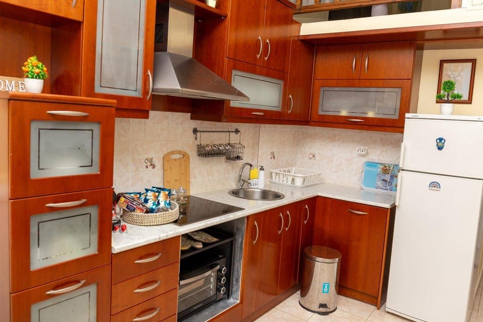 Kitchen or kitchenette, oven, stove