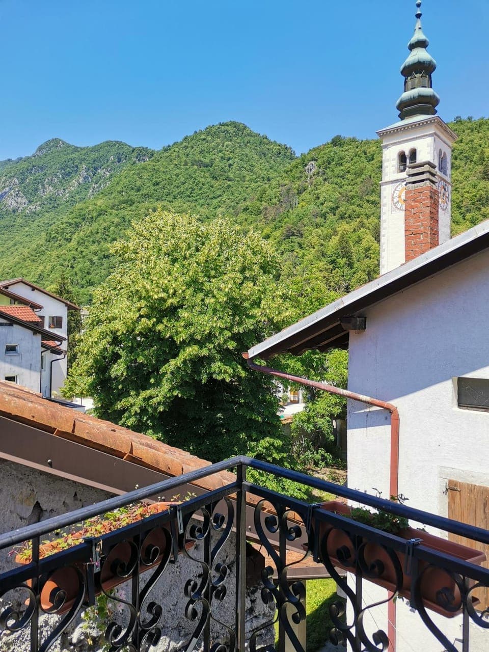 Balcony/Terrace, Mountain view