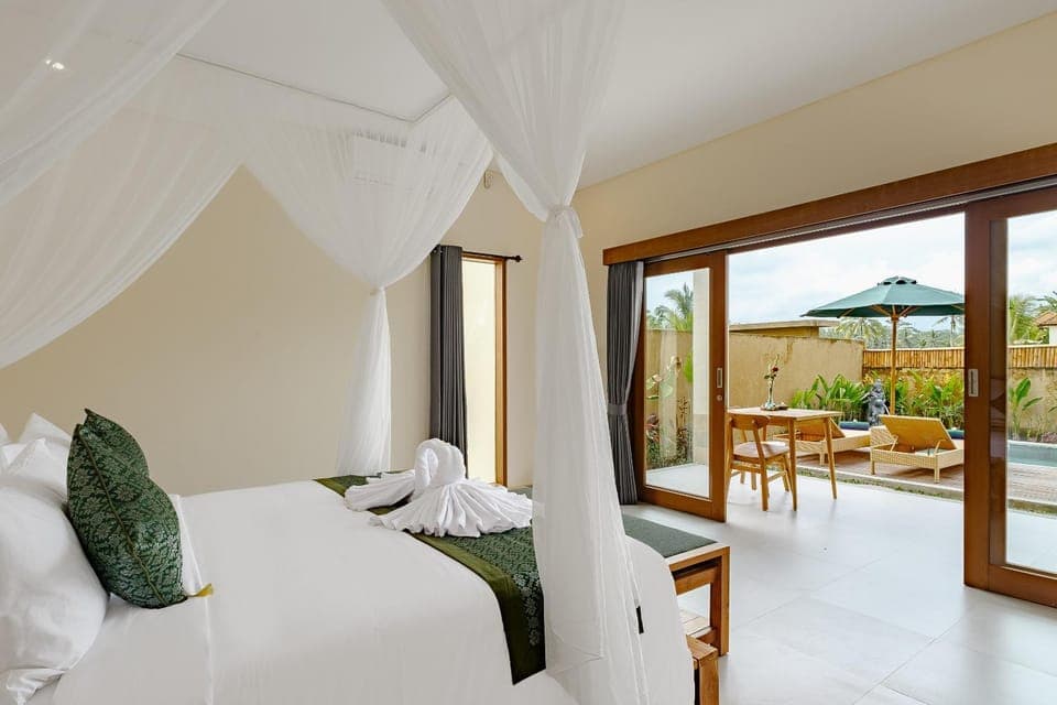 Patio, Bed, Natural landscape, Garden, View (from property/room), Balcony/Terrace, Photo of the whole room, Seating area, Bedroom, Garden view