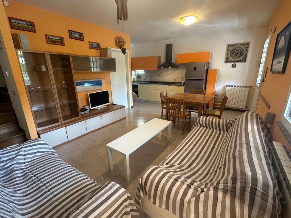 Kitchen or kitchenette, Living room, Dining area, dishwasher, stove