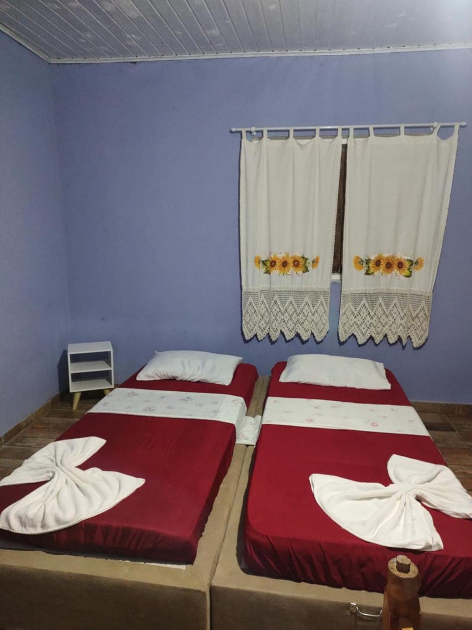 Bed, Photo of the whole room, towels