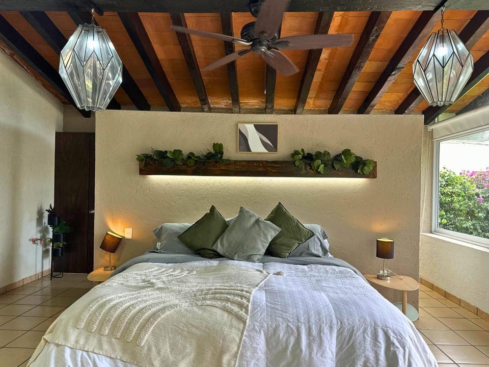 Bed, Photo of the whole room, Bedroom